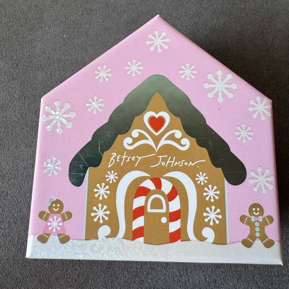 Betsey Johnson Mismatched  Holiday Stud Earrings NWT - Picture 3 of 4